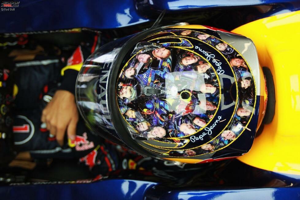 So bedankt sich ein Weltmeister: Sebastian Vettel fuhr in Silverstone wieder mit Spezialhelm und ließ sich diesmal die Konterfeis aller Mitglieder seiner Renncrew auf den Helm drucken. Für alle 550 Red-Bull-Mitarbeiter wäre kein Platz gewesen.
