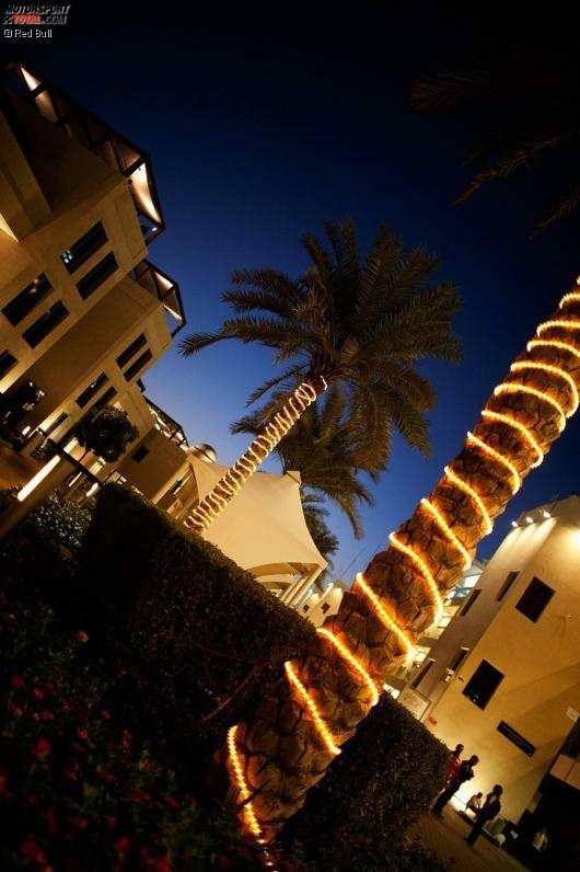 Alleine das pompöse Fahrerlager zeigt schon: Abu Dhabi ist ein Grand Prix wie aus 1.000 und einer Nacht!