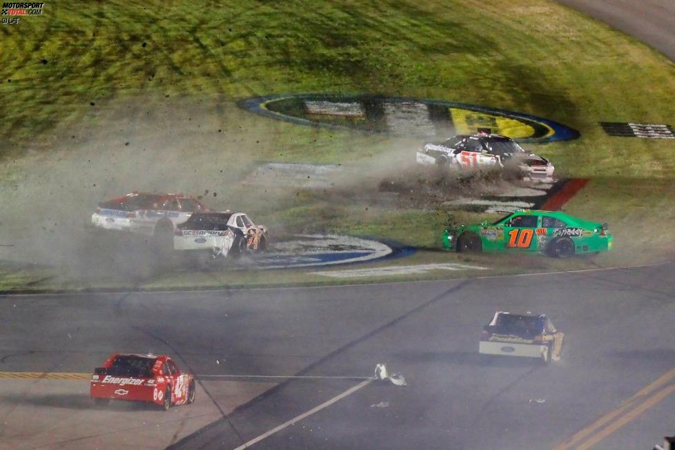 Februar 2012: Patricks Sprint-Cup-Debüt im Daytona 500 endet unschuldig bereits in Runde 1 nach einem Massencrash.