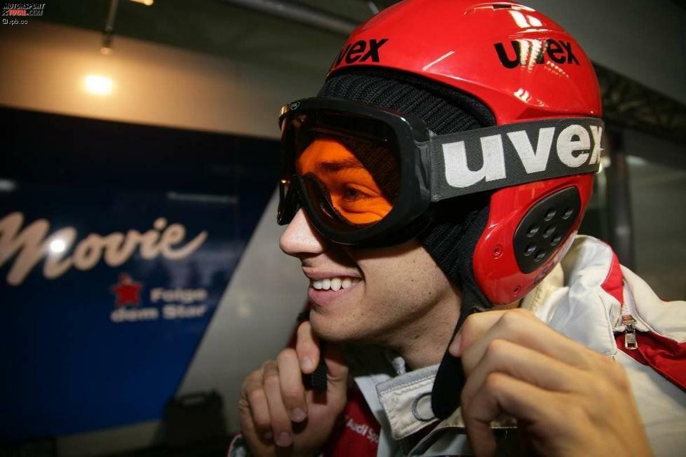 Neue Helm-Mode bei Rookie-Champion Edoardo Mortara? Hoffen wir mal nicht. Schnell nochmal zurück zur schönen Seite der DTM...