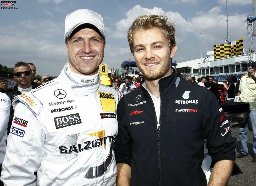 Rosberg traf sich nicht nur mit Ralf Schumacher, sondern durfte am Steuer des Mercedes-Renntaxis auch erste Erfahrungen am Steuer eines DTM-Autos sammeln.