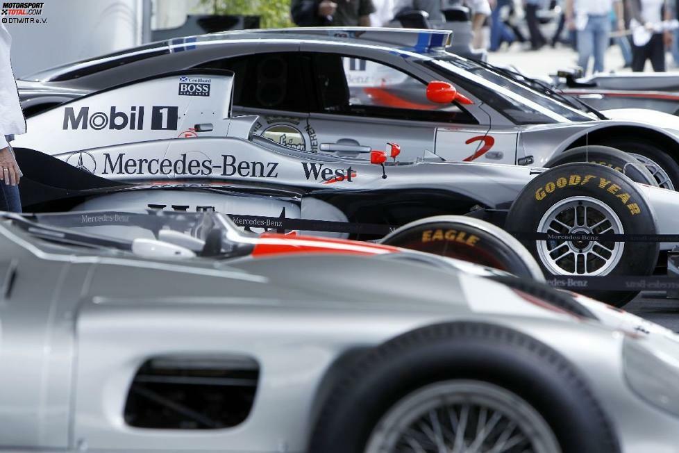 Bei Mercedes standen eher Männer und Motoren im Mittelpunkt. Im Fahrerlager stellten die Stuttgarter wunderschöne Rennfahrzeuge aus, darunter auch den MGP W01 von 2010, den Michael Schumacher und Nico Rosberg fuhren.