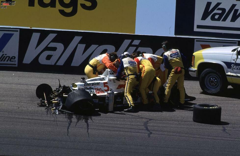 1993: Als amtierender Formel-1-Weltmeister wechselt Nigel Mansell in die IndyCar-Serie. Dem überraschenden Sieg beim Saisonauftakt in Surfers Paradise folgt zwei Wochen später beim Oval-Debüt in Phoenix ein schwerer Crash.