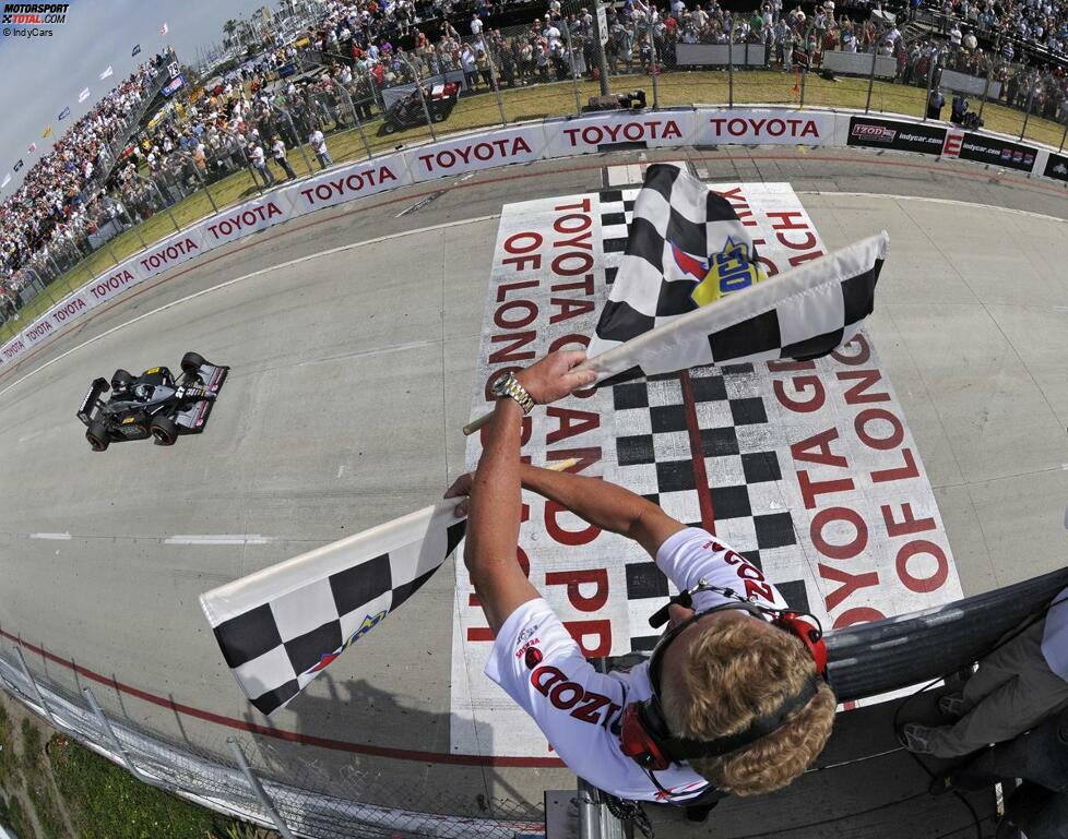 In Long Beach hat es den Anschein, als wolle keiner der Favoriten gewinnen. Nach vielen Unfällen gewinnt überraschend der Brite Mike Conway für Andretti Autosport