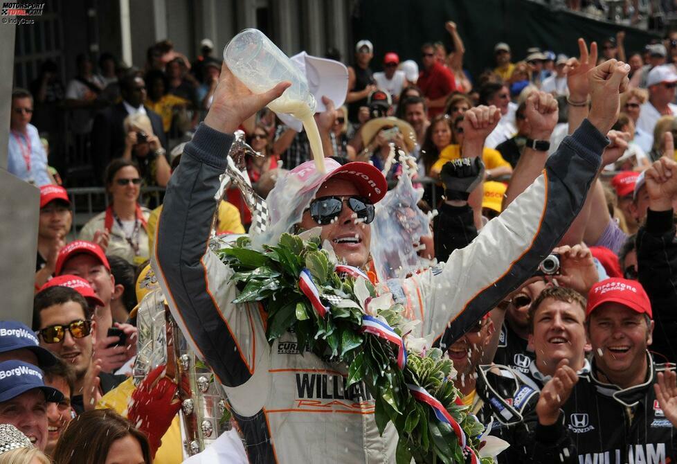 Dan Wheldon feiert in der Victory Lane von Indianapolis - es sollte sein letzter großer Erfolg werden...