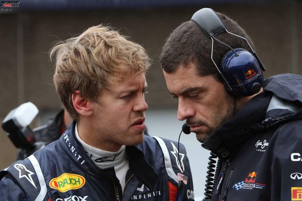 U wie unermüdlich, Vettel ist abends meist der Letzte im Fahrerlager, diskutiert lange mit seinen Ingenieuren