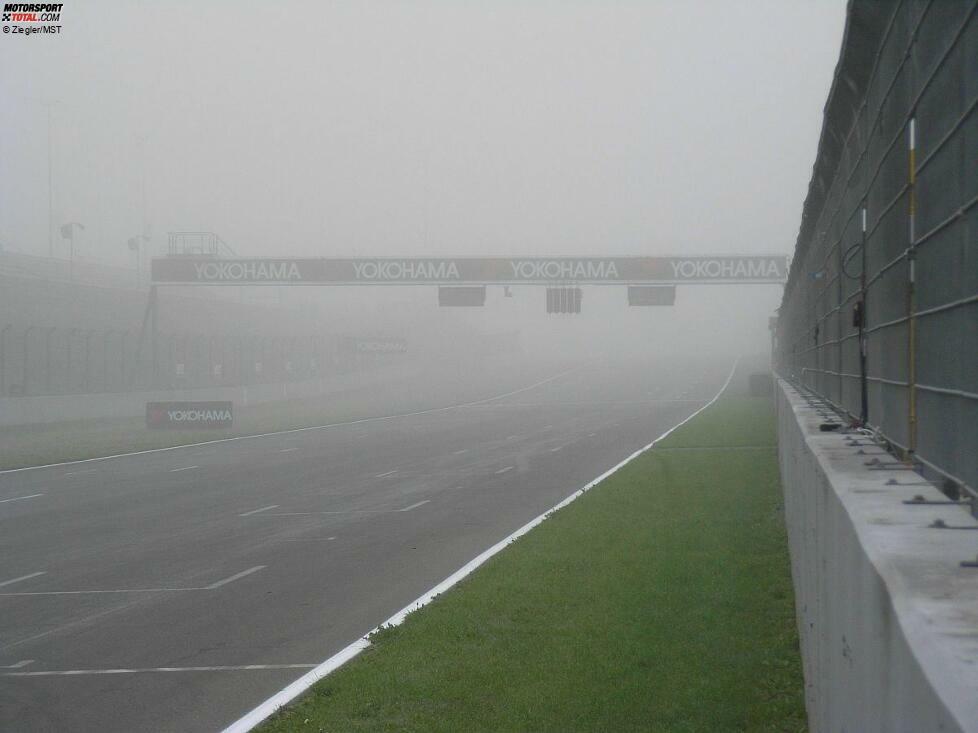 Trübe Aussichten für die WTCC in Deutschland: Im provisorischen Kalender ist zwar ein Event auf deutschem Boden vermerkt, doch noch ist in dieser Hinsicht nichts fixiert. Fest steht bisher nur: Oschersleben hat sich nicht mehr für die Austragung beworben und verabschiedet sich damit aus der Tourenwagen-WM. Hoffentlich nicht für immer...
