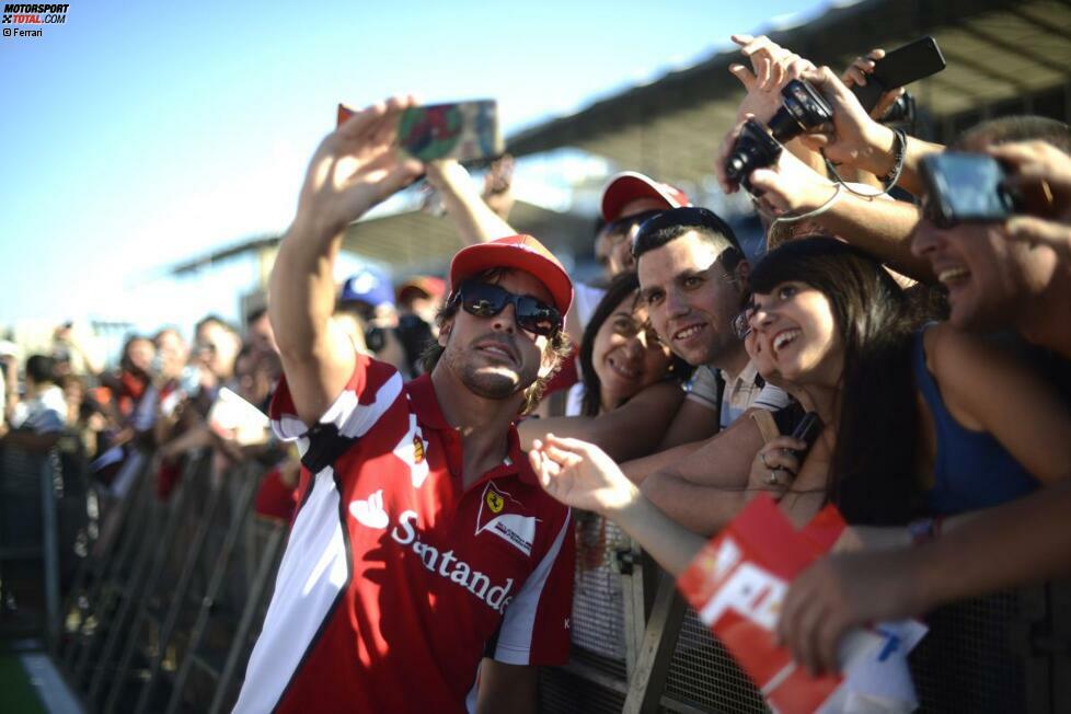 Ein ganz besonderes Wochenende: Fernando Alonso ist vor kurzem aus der Schweiz zurück nach Spanien gezogen, obwohl er dort höhere Steuern zahlt. Aus dem einst verbissenen Ehrgeizling ist ein greifbarer, sympathischer Star geworden. 