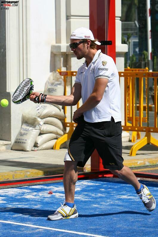 Für Tennis-Fan Clos war das noch nicht genug Anstrengung - kein Wunder, kommt er doch am Rennwochenende nicht zum Einsatz. Beim diese Woche beginnenden Turnier in Wimbledon drückt er Landsmann Rafael Nadal die Daumen.