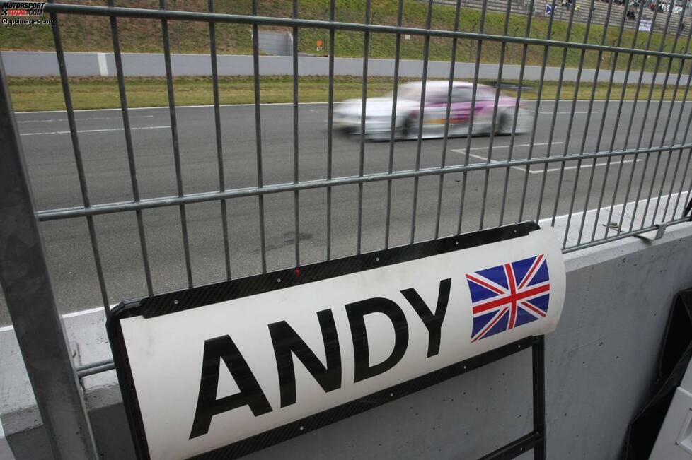 Very British: Andy Priaulx hatte in seiner Premierensaison eine Menge Pech, stilsicher war seine Boxentafel trotzdem.