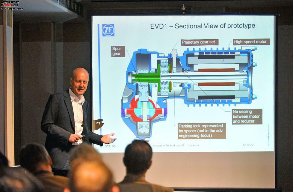 Event-Auftakt am Vorabend in Valencia. Wir werden nicht nur in die Formel-BMW-Handhabung eingeführt, sondern auch in die neuesten Innovationen von 