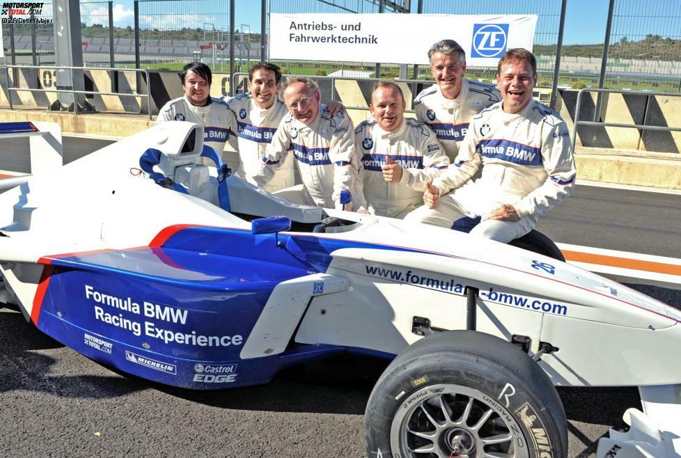 Abschließendes Gruppenfoto. Von links nach rechts: Christian Nimmervoll (Motorsport-Total.com), Felix Görner (RTL), Gregor Messer (Motorsport aktuell), Frank Hufstadt (bekannter Streckensprecher) und Oliver Sittler (Eurosport, Motorvision).