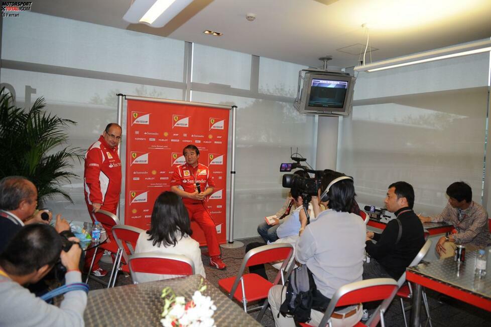 Die üblichen Donnerstags-Termine: Pressekonferenz bei Ferrari mit Ex-Bridgestone-Entwicklungschef Hirohide Hamashima, ...