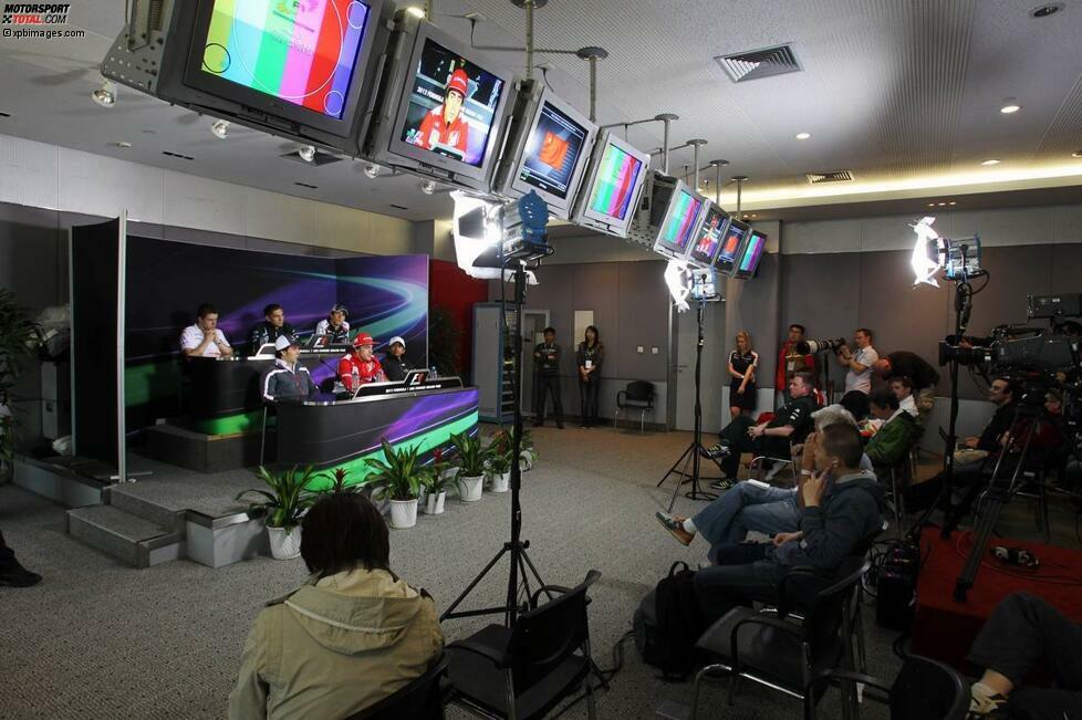 ... internationale FIA-Pressekonferenz im Medienzentrum...