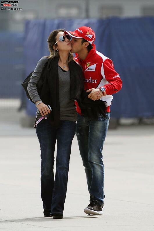 Während sich Felipe Massa von seiner Ehefrau Raffaela von den schlechten Ergebnissen auf der Strecke ablenken lässt, ...