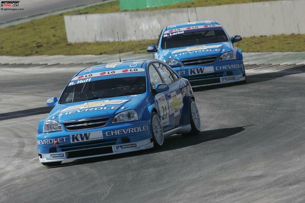 Juni 2005: In Puebla fährt das neue Chevrolet-Werksteam dank Rob Huff (6.) und Nicola Larini (7.) erstmals WM-Punkte ein. Insgesamt bringen es die drei Fahrer im Debütjahr auf 68 Zähler.