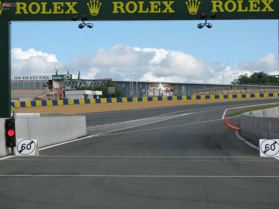 Für Fans bietet Le Mans einzigartige Möglichkeiten. Während der Woche vor dem Rennen bietet sich beispielsweise mehrfach die Chance zum Streckenspaziergang. Dort kann heiliger Asphalt betreten werden.