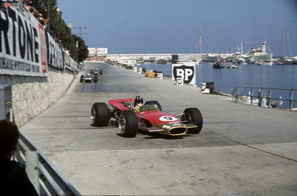 Graham Hill, jahrelang einer der schärfsten Lotus-Rivalen, verhilft der neuen Partnerschaft mit Motorenhersteller Ford-Cosworth 1968 zum ersten WM-Titel. Unter anderem gewinnt er den klassischen Grand Prix von Monaco vor BRM-Pilot Richard Attwood.