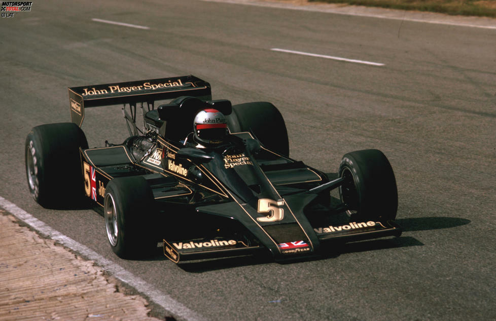 1977 führt Colin Chapman die Ground-Effect-Autos ein - eine Idee, die Mario Andretti 1978 zum Weltmeister macht. Im gleichen Jahr stirbt Ronnie Peterson in Monza. Bis heute ist der Titel von 1978 der letzte in der Geschichte des Lotus-Teams.