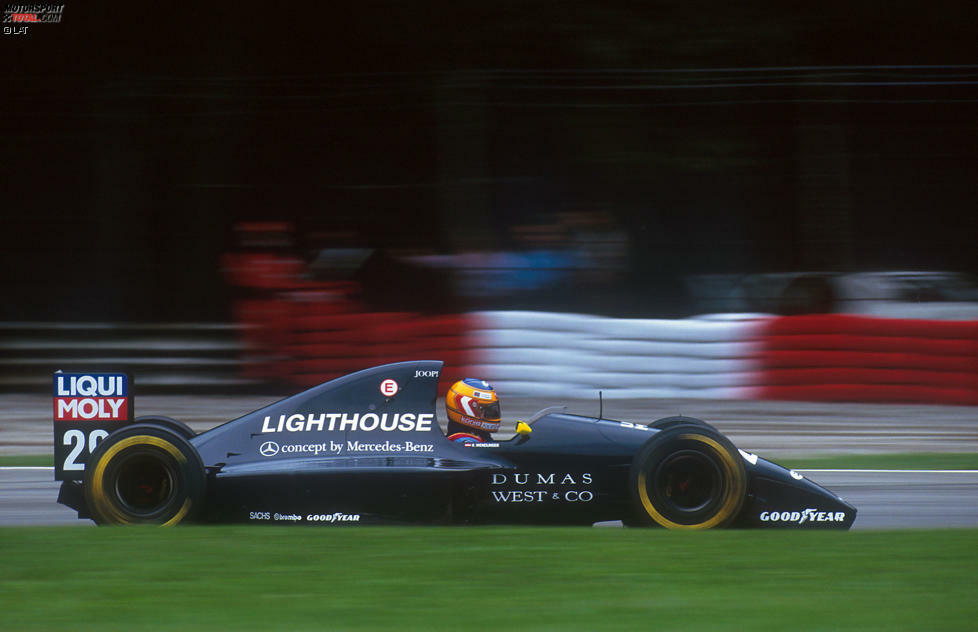 Schon einige Jahre davor entscheidet sich Peter Sauber, sein Sauber-Mercedes-Team 1993 in die Formel 1 zu bringen. Doch Mercedes bekommt kalte Füße: Das Projekt wird zwar mitfinanziert, die Stuttgarter halten sich aber im Hintergrund. Nur die Aufschrift 