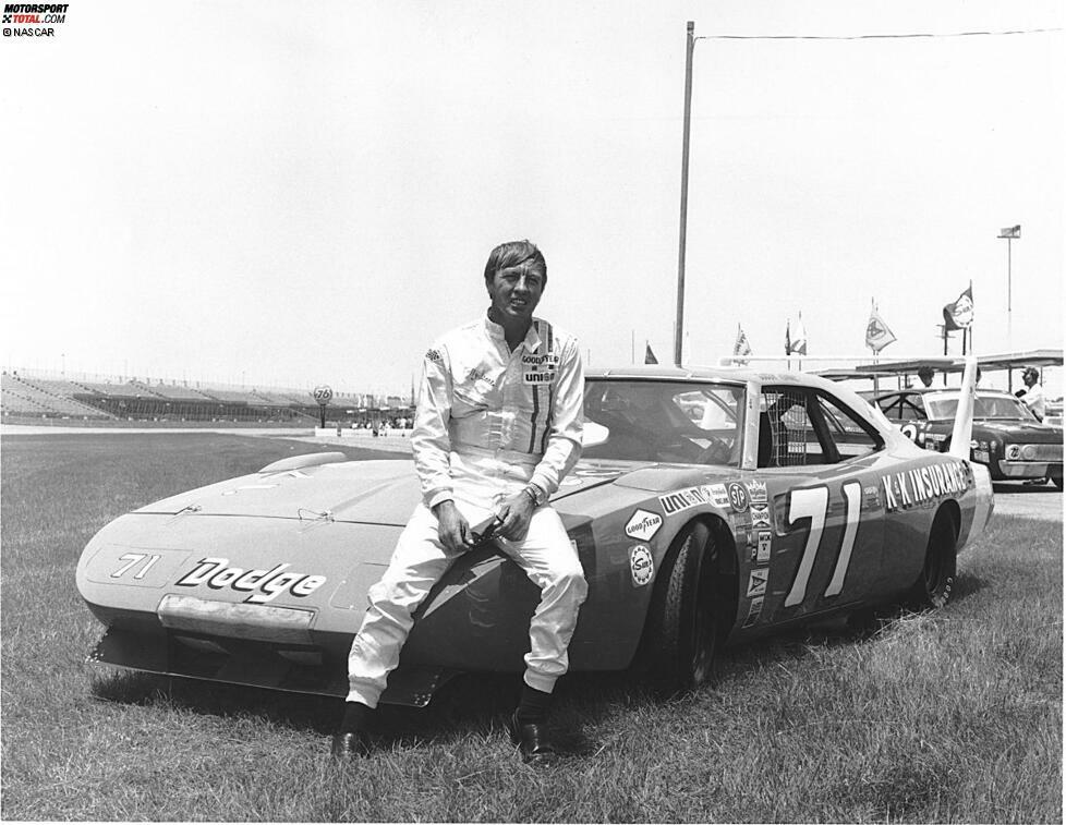 1970: Bobby Isaac gewinnt im legendären Dodge Charger Daytona, einem der berühmt/berüchtigten Wing-Cars, den zweiten Dodge-Titel für seinen Owner Nord Krauskopf.