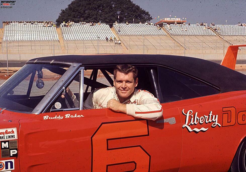 1970: Buddy Baker gewinnt das Southern 500 in Darlington. Es ist Cup-Erfolg Nummer 100 für Dodge.