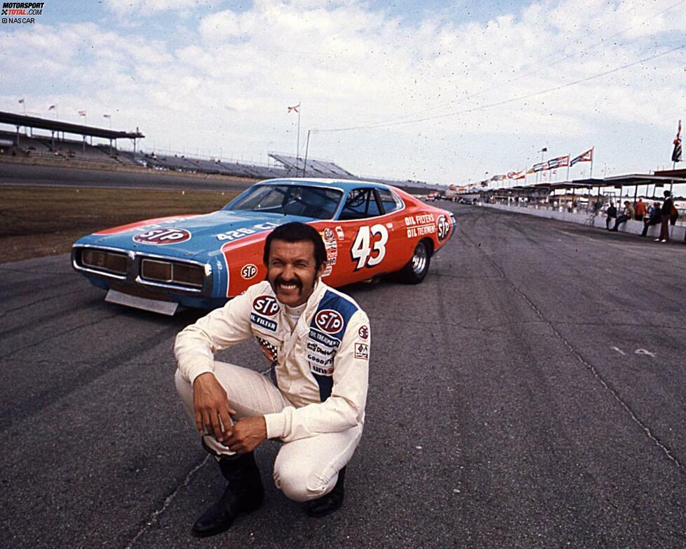 1973: Richard Petty gewinnt zum vierten Mal das Daytona 500 - natürlich in einem Dodge Charger.