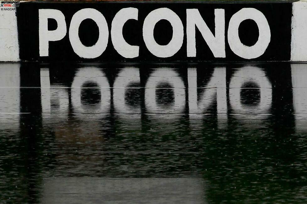 Land unter in Pocono: Der Sieg von Jeff Gordon wird durch ein schweres Gewitter überschattet - ein Fan stirbt nach Blitzenschlag, mehrere Verletzte