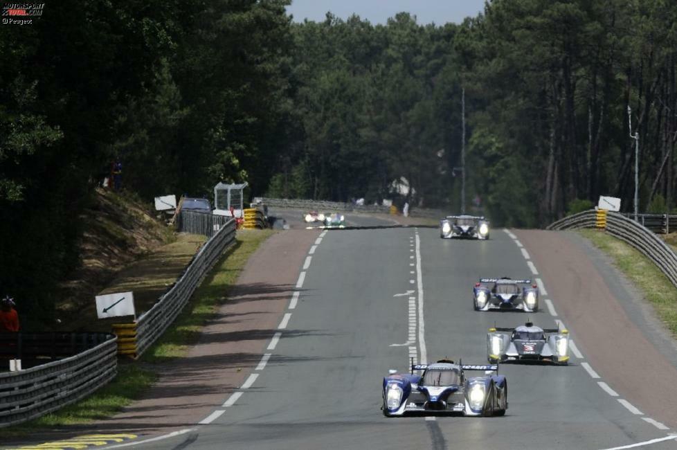 Zum Jahr 2011 brachte Peugeot den 908 mit kleinerem Aggregat und veränderter Aerodynamik. Der Wagen schlug auf Anhieb perfekt ein, siegte bei allen Vorbereitungsrennen vor dem Klassiker in Le Mans. Aber an der Sarthe siegte Audi mit hauchdünnem Vorsprung.