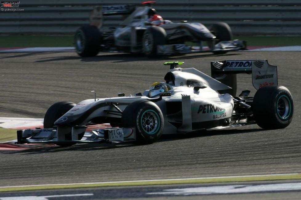 Solides Comeback in Bahrain: Schumacher fährt zwar das ganze Rennen hinter Rosberg her, es fehlt aber nicht viel. Am Ende reicht es zu Platz sechs - ein Ergebnis, das er 2010 nur dreimal übertreffen sollte.