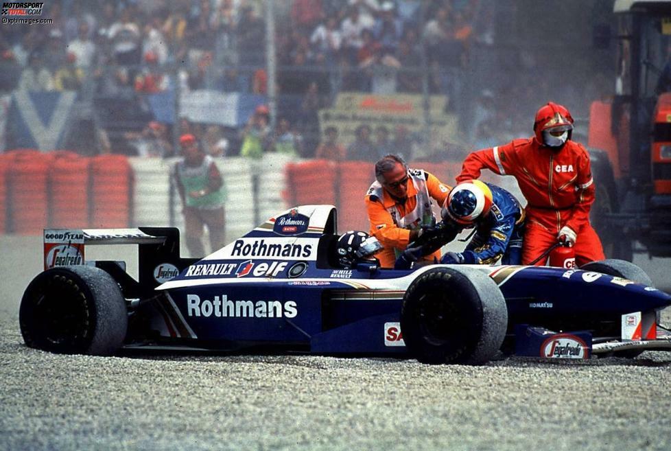 Bei Williams wurde Sennas Lücke durch den anfangs oft blass wirkenden Damon Hill gestopft, der trotz seiner Unerfahrenheit plötzlich Teamleader mit dem schnellsten Auto der Formel 1 war. Zwischen den beiden kam es zu zahlreichen kontroversen Begegnungen auf der Strecke, etwa beim WM-entscheidenden Saisonfinale 1994 in Adelaide oder 1995 in Silverstone (Bild).