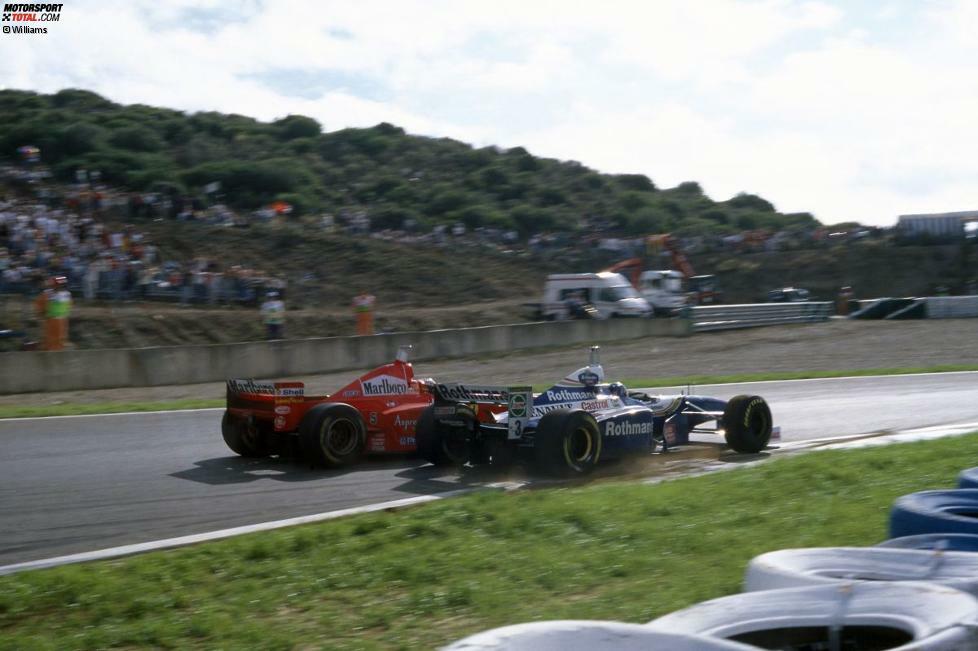 ... und Schumacher schlägt die Tür zu! Der Deutsche scheidet aus und verliert wegen der unfairen Rammbock-Attacke alle Punkte sowie den Vizetitel 1997, darf aber alle Siege jener Saison für seine Statistik behalten. Villeneuve kann weiterfahren, beendet den Grand Prix als Dritter und wird zum ersten und einzigen Mal Formel-1-Weltmeister.