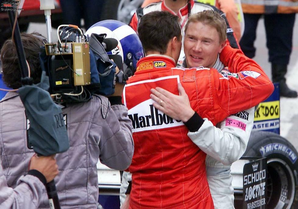 Waren die Rivalitäten mit Hill und Villeneuve von negativen Spannungen geprägt, so entwickelte sich zwischen Schumacher und Häkkinen ein sehr respektvolles Verhältnis. Das zeigte sich unter anderem auch beim legendären Überholmanöver in Spa-Francorchamps 2000 (