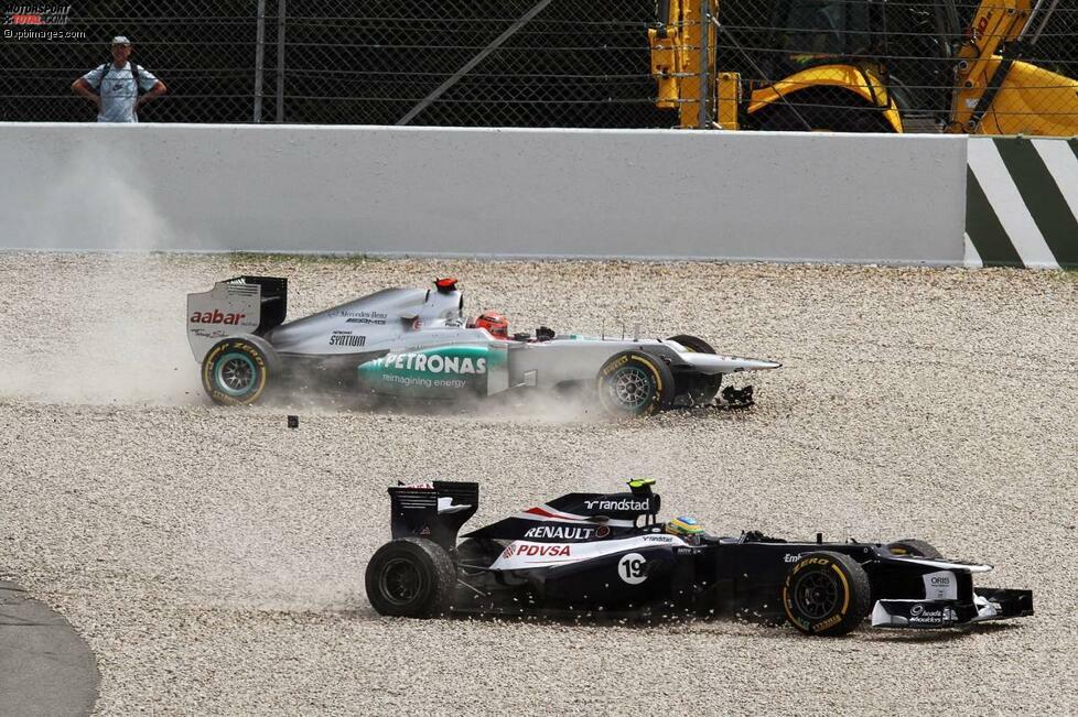 Michael Schumacher (Mercedes) und Bruno Senna (Williams-Renault), Grand Prix von Spanien in Barcelona.