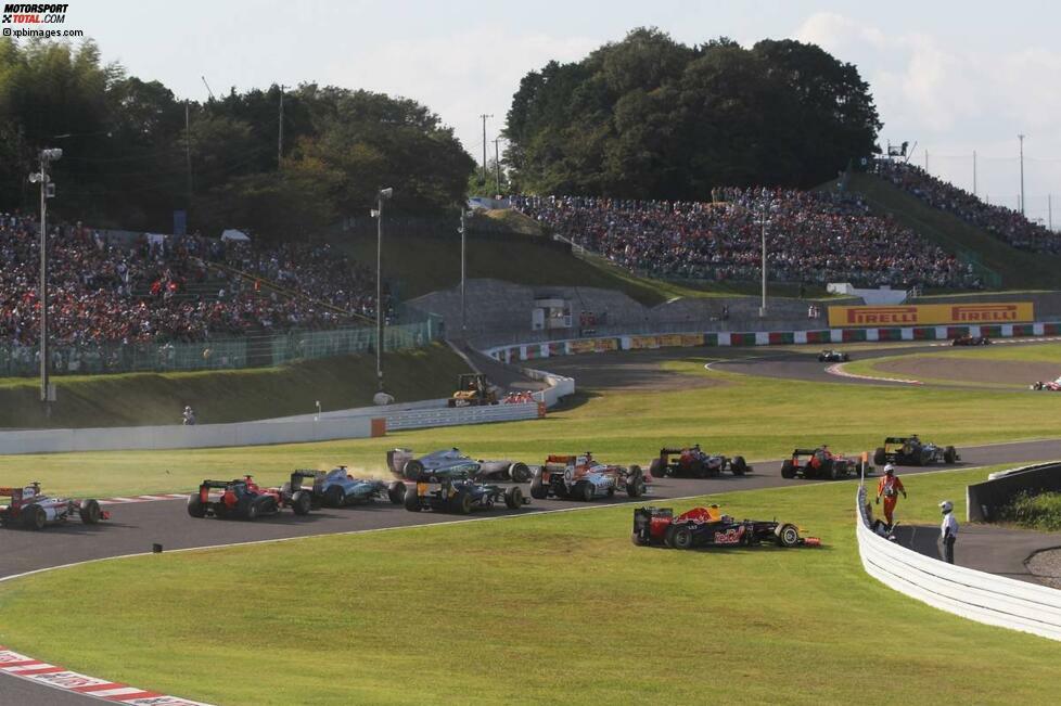 Nico Rosberg (Mercedes) und Mark Webber (Red-Bull-Renault), Grand Prix von Japan in Suzuka.