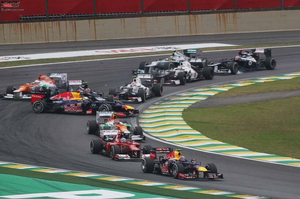 Sebastian Vettel (Red-Bull-Renault) und Bruno Senna (Williams-Renault), Grand Prix von Brasilien in Sao Paulo.