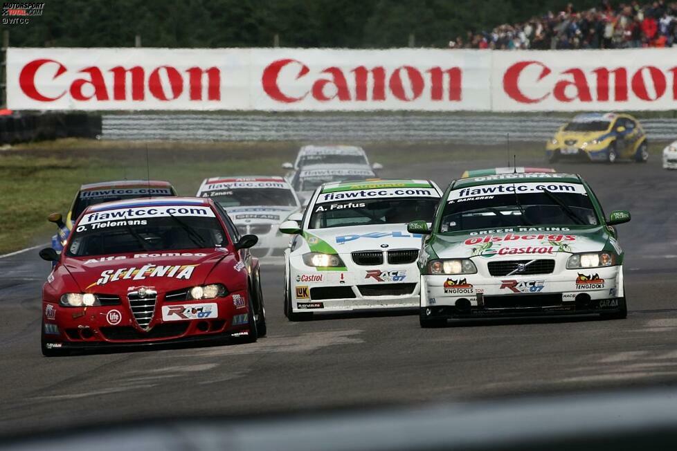 Mit einem Gastauftritt in Anderstorp (Schweden) fing alles an: Robert Dahlgren nahm 2007 in einem Volvo S60 an den beiden Meisterschaftsläufen in seinem Heimatland teil. In den Freien Trainings brillierte der Lokalmatador mit den Plätzen drei und fünf, doch im Qualifying lief es nicht mehr ganz so gut: Von Startplatz 13 aus fuhr Dahlgren in Anderstorp aber noch auf die Positionen acht und zehn in den Rennen. Ein guter Einstand in der Tourenwagen-WM.