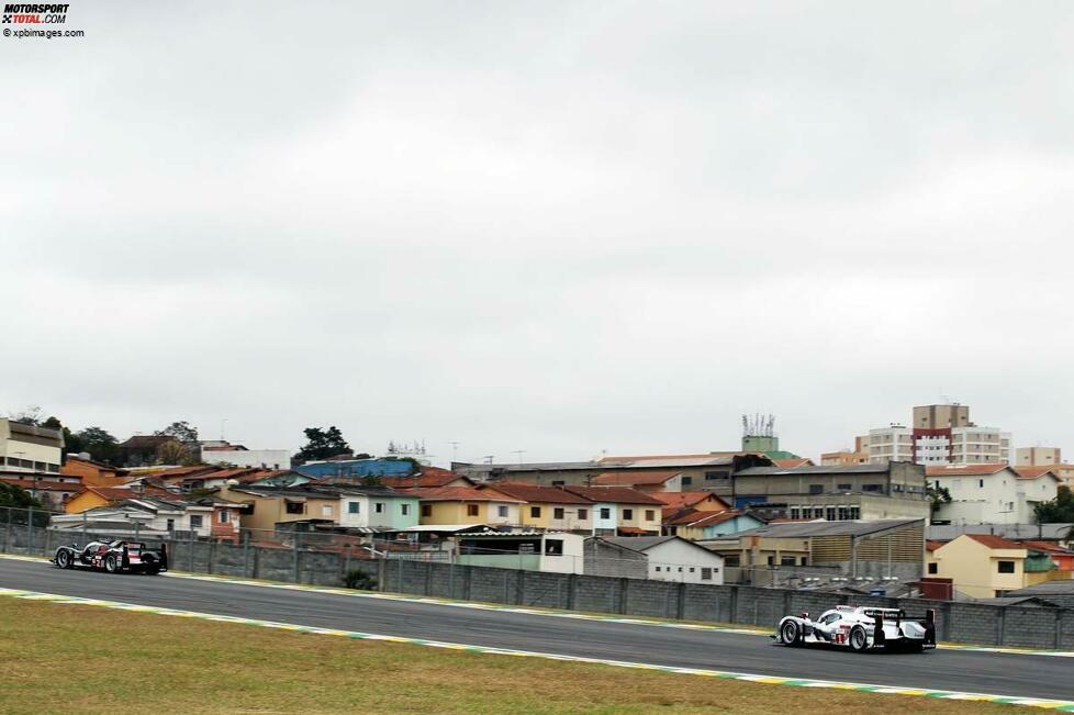 15.09.2012, Interlagos (Brasilien): Sportlich gelingt Toyota beim fünften Saisonrennen der WEC im Zweikampf gegen Audi der große Durchbruch. Innerhalb von nur zwei Wochen nach dem Rennen in Silverstone haben die Japaner den Benzinverbrauch deutlich gesenkt. Alexander Wurz und Nicolas Lapierre fahren den ersten, viel umjubelten Sieg für Toyota ein.