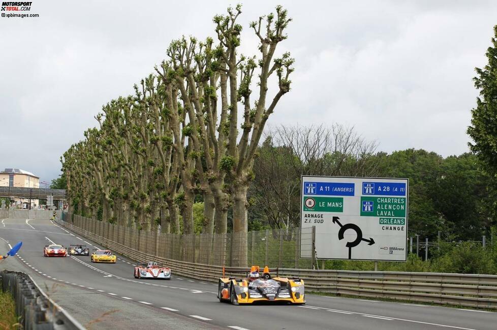 16./17.06.2012, Le Mans (Frankreich): Sportlich sorgt Toyota beim ersten Auftritt mit dem neuen TS030 für eine Überraschung. Die Japaner sind auf Anhieb ähnlich schnell wie Audi, übernehmen phasenweise sogar die Führung. Allerdings fallen beide Toyotas nach Zwischenfällen aus. Audi setzt sich mit den Vorjahressiegern Andre Lotterer, Benoit Treluyer und Marcel Fässler erneut durch.