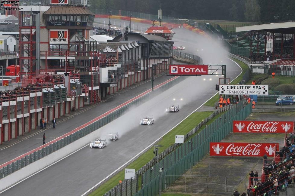 05. Mai 2012, Spa-Francorchamps (Belgien): Die Ardennen empfangen die WEC mit typischem Wetter. Immer wieder sorgen Regenschauer für dunstige und rutschige Verhältnisse. Die Fans tragen es mit Gleichmut. Die Tribünen sind beim zweiten Saisonrennen bestens gefüllt.