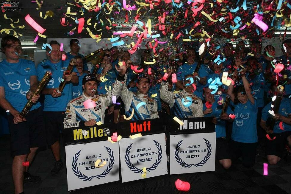 Partystimmung herrscht meist am Sonntagabend nach den Rennen. Dann feiern Fahrer und Teams ihre Erfolge, wie hier Chevrolet den dritten WM-Titelgewinn in Folge. Dieses Jahr darf Citroen zur großen Fete einladen. Doch zuvor steht noch ein verbindlicher Termin an.