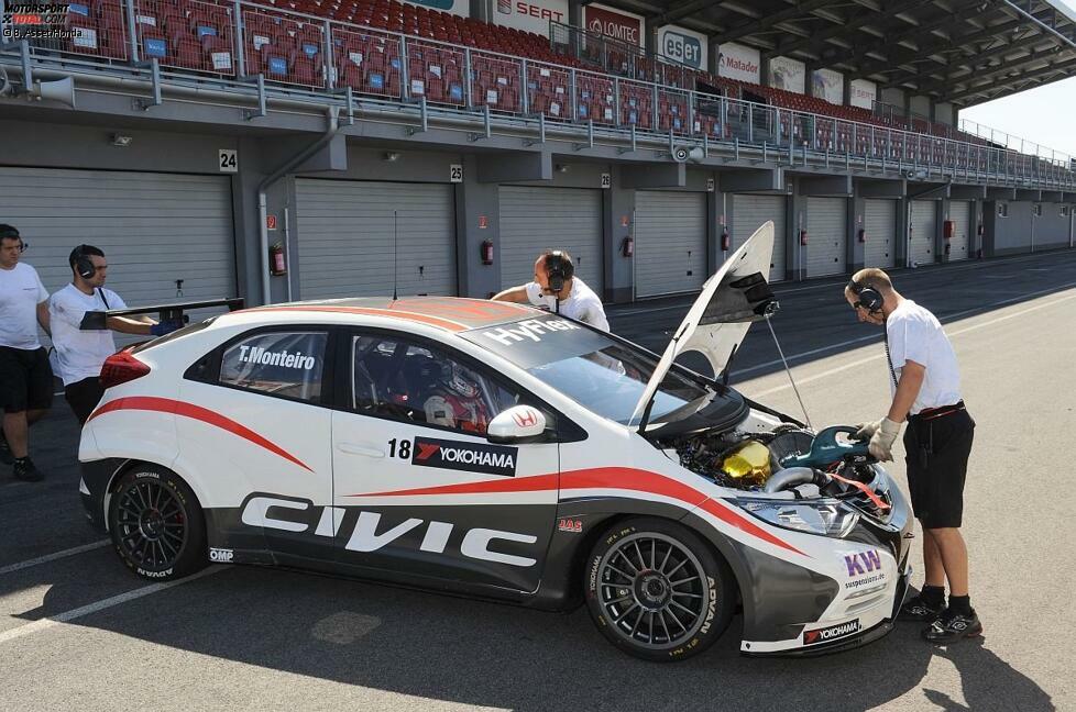 Ist das Auto in der Boxengasse, herrscht für die Vertreter der Presse akutes Fotoverbot. Nur der von Honda engagierte Formel-1-Fotograf Bernard Asset darf hier Bilder machen, die den Journalisten aber tags darauf in ihrer Gänze zur Verfügung gestellt werden.