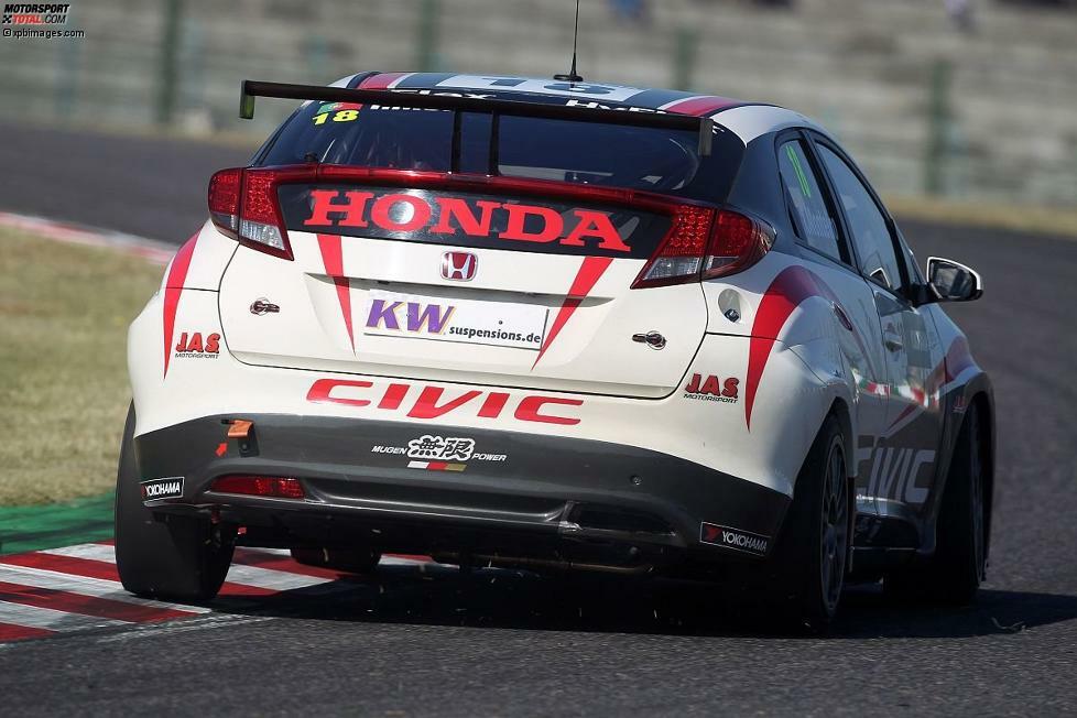 Eine eben solche hatte Honda der WTCC bereits vor dem Beginn der Saison 2012 bereitet: Der japanische Hersteller erklärte im Februar seinen Einstieg zur Saison 2013. Mit Tiago Monteiro am Steuer des Honda Civics absolvierte man aber schon 2012 einige Rennen.
