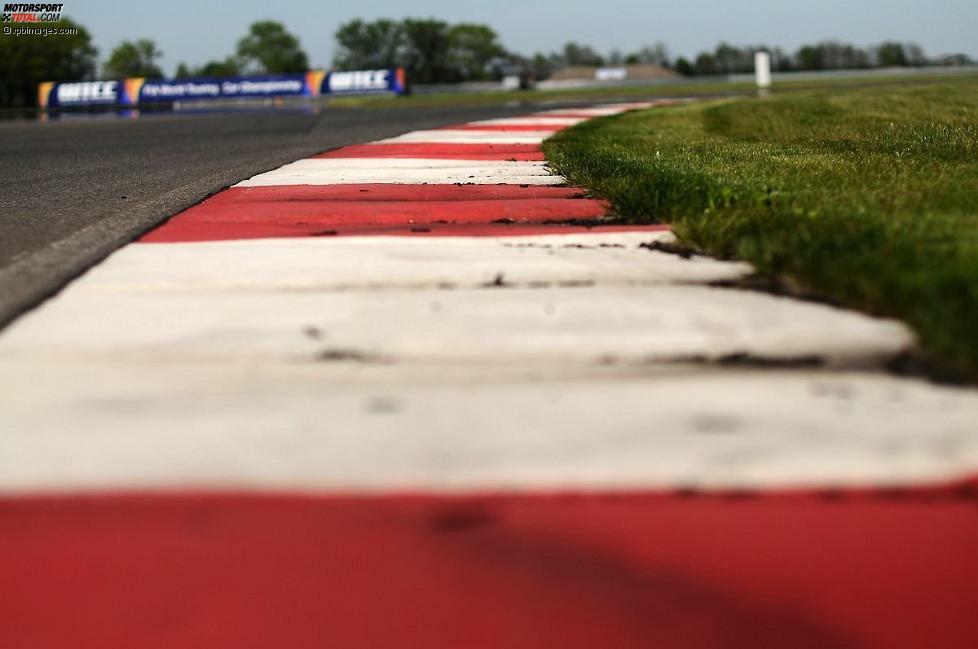 Am 29. April 2012 gastierte die WTCC erstmals auf dem Slovakiaring bei Pressburg. Und die Fans wurden nicht enttäuscht: Der fast sechs Kilometer lange Kurs feierte eine gelungene Premiere in der WTCC und bot zwei spannende Rennen.