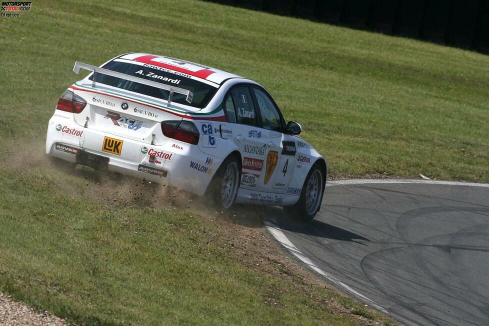 Manchmal schießt Alessandro Zanardi aber auch über das Ziel hinaus und landet in der Wiese. Nur einmal ist sein Auto nach einem Defekt nicht mehr einsatzbereit. Zanardi bestreitet 105 der 106 WTCC-Rennen, zu denen er angemeldet ist. Insgesamt holt er dabei 143 WM-Punkte.