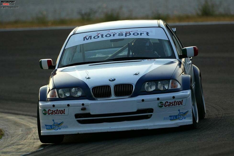 Das Auto, das ihm dabei zur Verfügung steht, ist ein BMW 320i. Mit diesem Fahrzeug bestreitet Alessandro Zanardi ab 2004 auch Rennen in der europäischen Tourenwagen-Meisterschaft (ETCC) und ab 2005 auch in der Weltmeisterschaft (WTCC).