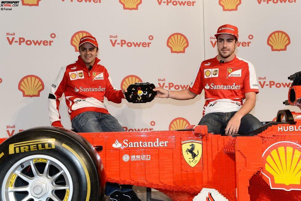 Der Traum eines jeden Lego-Bauers: Ferrari F138 in Originalgröße, detailgetreu bis hin zum Lenkrad - und alles aufgebaut aus den kleinen skandinavischen Steinchen. Sponsor Shell finanziert die Aktion, an der Felipe Massa und Fernando Alonso ihre Freude haben.
