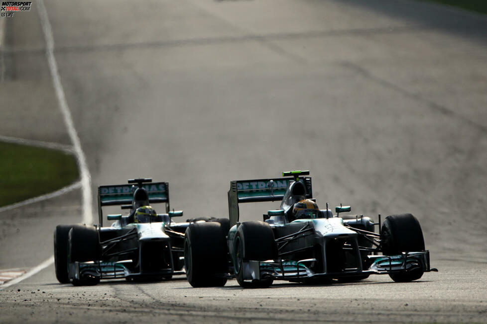 Denn Nico Rosberg hatte als Vierter zu seinem drittplatzierten Mercedes-Teamkollegen Lewis Hamilton aufgeschlossen. Und Rosberg wollte mehr, weil er sich für den Schnelleren hielt. 