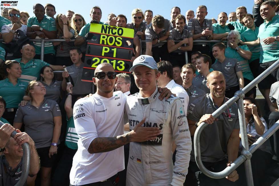 Beeindruckend auch, was Nico Rosberg drauf hat! Während Hamilton weiterhin auf seinen ersten Sieg auf Mercedes warten muss, hat der Deutsche nach Monaco nun schon Saisonsieg Nummer zwei in der Tasche. Und das ausgerechnet bei Hamiltons Heimspiel! Aber Gelegenheit zur Revanche hat der Brite schon am kommenden Wochenende auf dem Nürburgring.