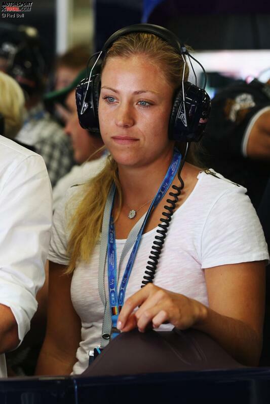 Und Angelique Kerber wäre sicher lieber anstelle von Sabine Lisicki in Wimbledon auf dem Center-Court gestanden, anstatt auf dem Nürburgring Sebastian Vettel die Daumen zu drücken.
